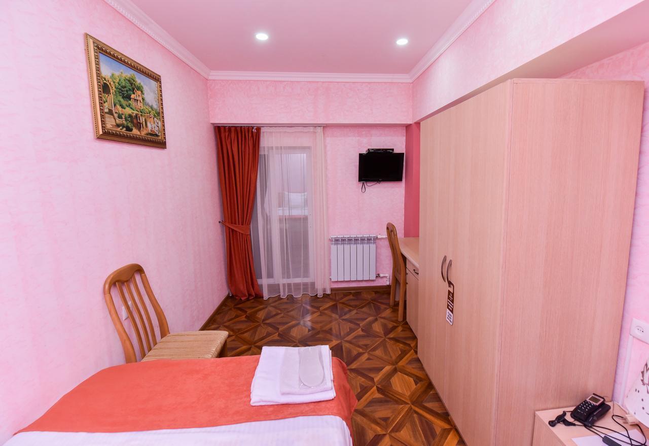 Gayane Hotel Alaverdi Exterior photo